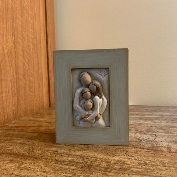 DEMDACO WILLOW TREE FAMILY MEMORY BOX  #501 - Picture 1 of 4